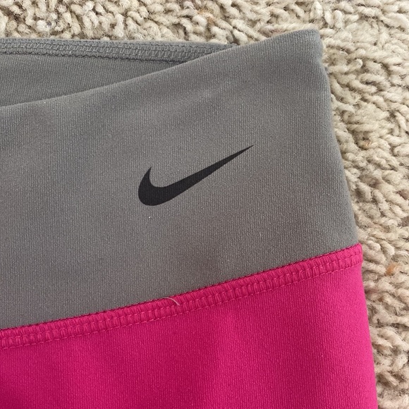 Nike DRI-FIT pink flare yoga pants - Picture 4 of 5